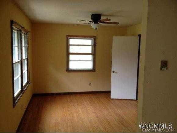 51 Goodman Road - Photo 3