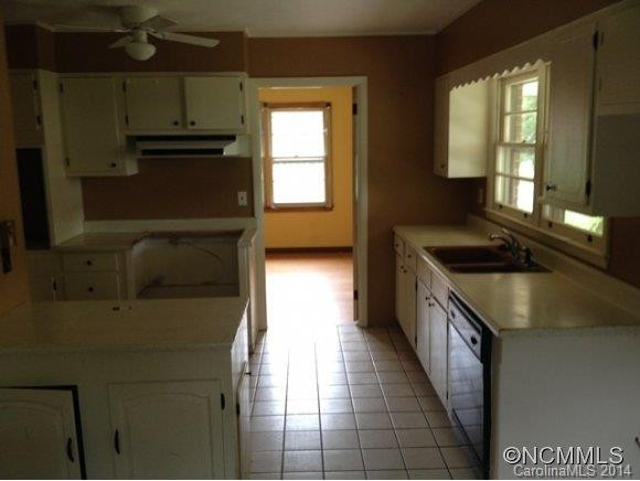 51 Goodman Road - Photo 5