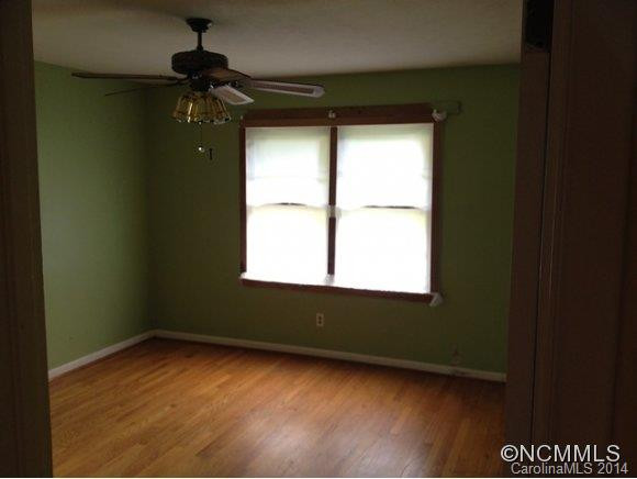 51 Goodman Road - Photo 8