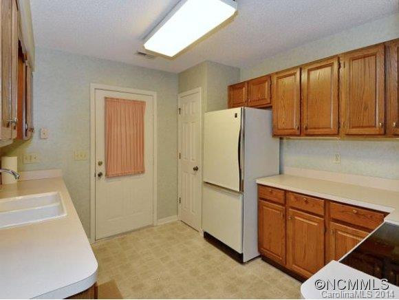 665 NEW VILLAGE DRIVE - Photo 8
