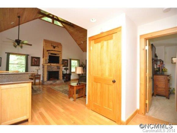 747 Meadow Crest Road - Photo 13