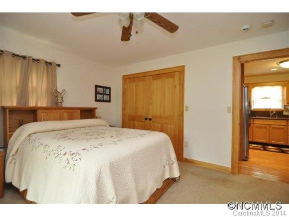 747 Meadow Crest Road - Photo 16