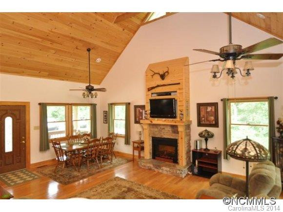 747 Meadow Crest Road - Photo 9