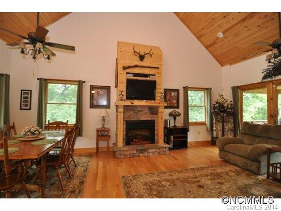 747 Meadow Crest Road - Photo 10