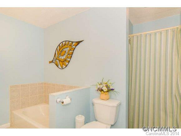 326 bowtie - Photo 9