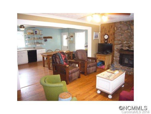 10 LAKEVIEW LANE - Photo 3