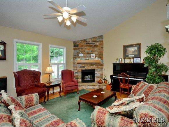 106 WOOD GLEN COURT - Photo 9