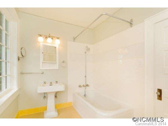 86 Sherwood Rd. - Photo 18