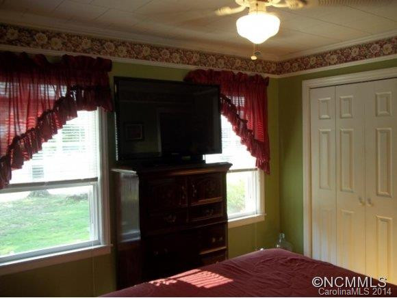 2027 Chase High Road - Photo 11