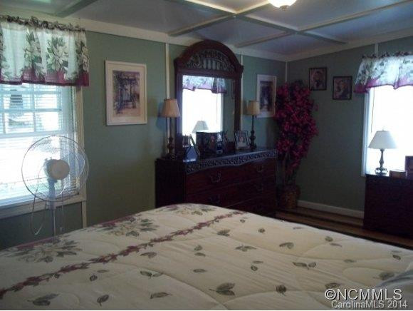 2027 Chase High Road - Photo 15