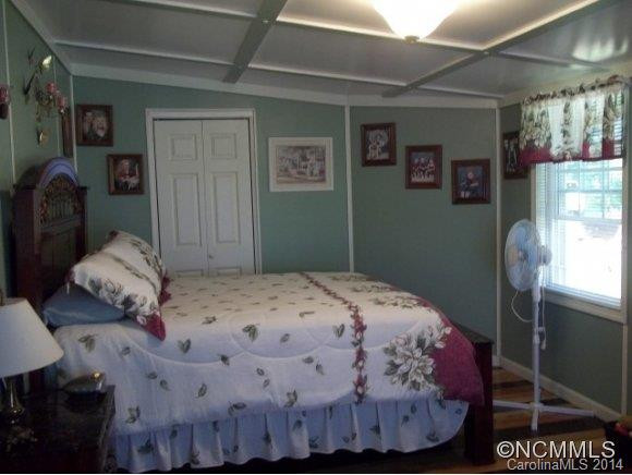 2027 Chase High Road - Photo 16