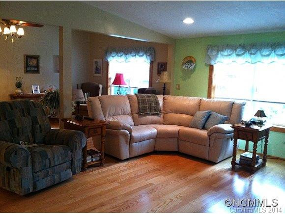 930 Troy Martin Road - Photo 5