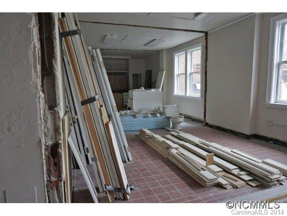 538 North Main Street - Photo 5