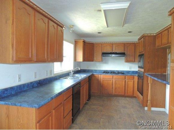 125 FOSTER ESTATE DRIVE - Photo 4