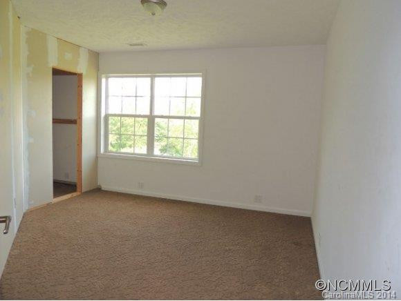 125 FOSTER ESTATE DRIVE - Photo 7