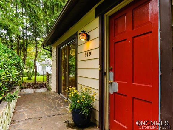 149 Wyoming Avenue - Photo 2