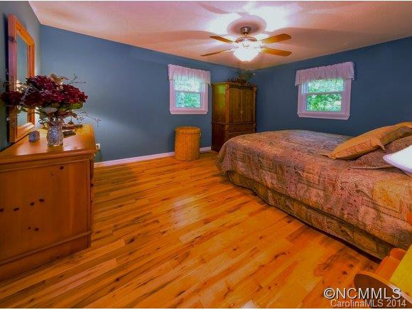 66 Pine Tree Lane - Photo 13