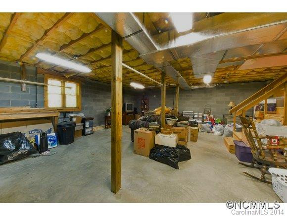 66 Pine Tree Lane - Photo 16