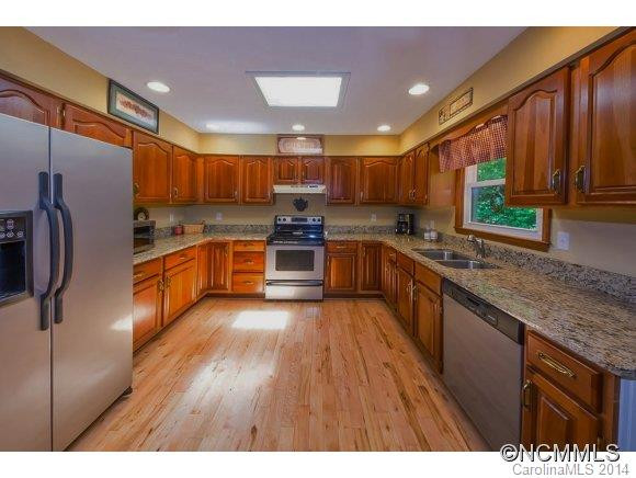 66 Pine Tree Lane - Photo 4