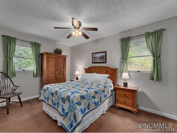 560 PINEWOOD DRIVE - Photo 11