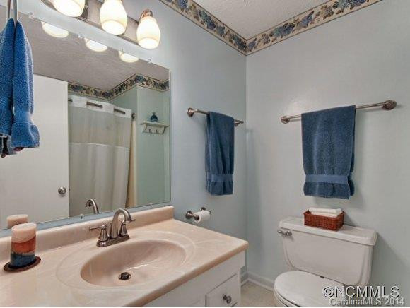 560 PINEWOOD DRIVE - Photo 8