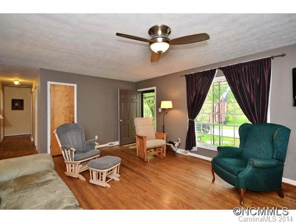 20 Summit Drive - Photo 3