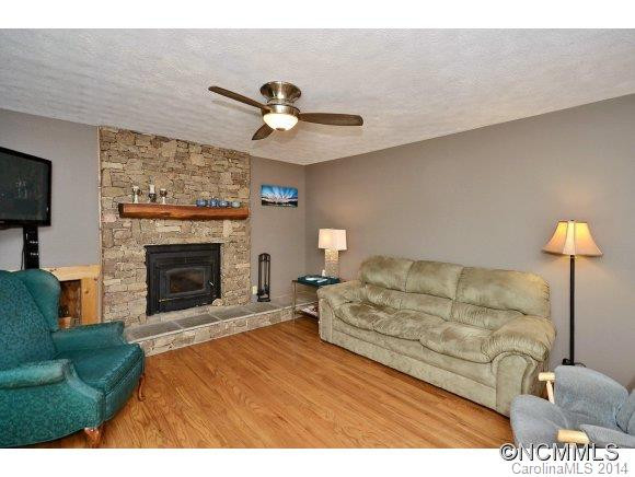 20 Summit Drive - Photo 4