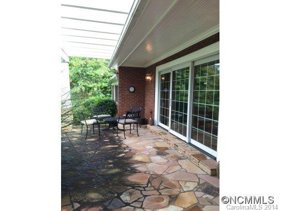 285 Midland Drive - Photo 3