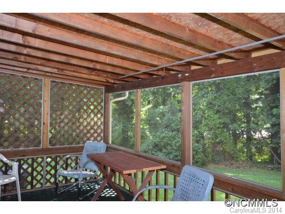 5 Lost Forest Dr - Photo 5