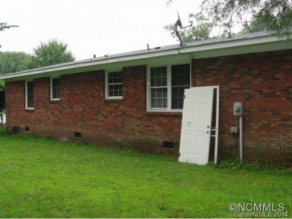 715 GOLDFINCH DRIVE - Photo 2