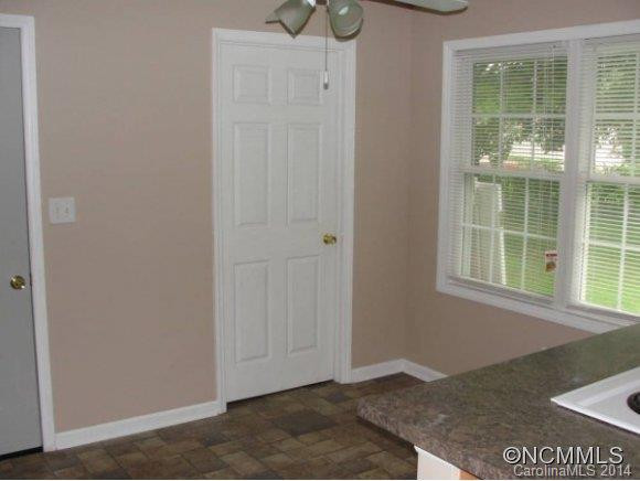 715 GOLDFINCH DRIVE - Photo 4