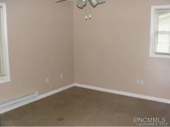 715 GOLDFINCH DRIVE - Photo 5