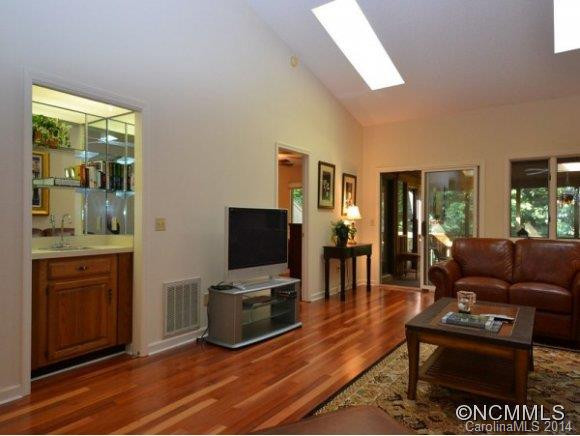 503 WHITE OAK DRIVE - Photo 3
