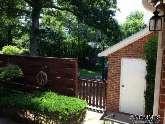 25 East Keesler Avenue - Photo 22