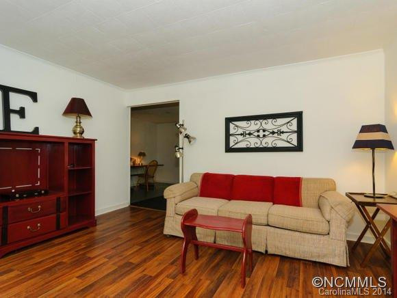 324 Monticello - Photo 3