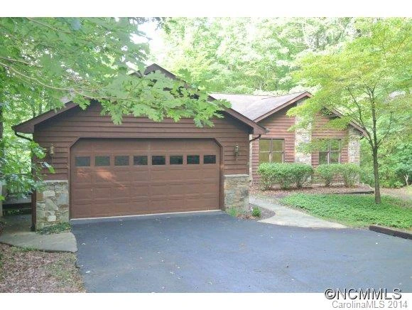 3263 Connestee Trail