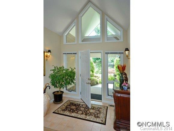 416 Ledgemont Court - Photo 2