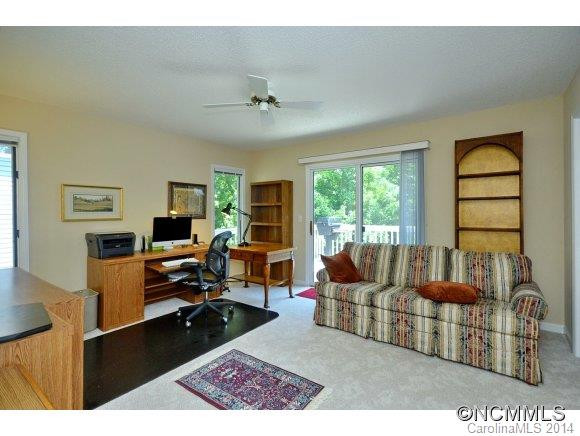 416 Ledgemont Court - Photo 12