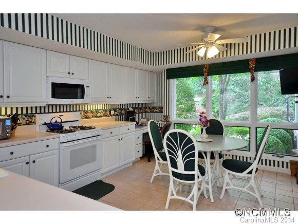 416 Ledgemont Court - Photo 8
