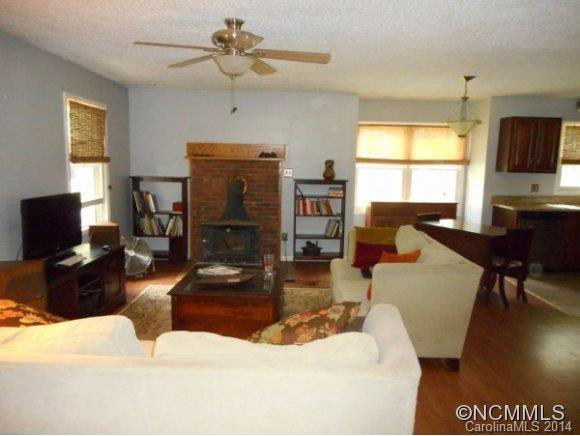 38 EVERGREEN AVENUE - Photo 9