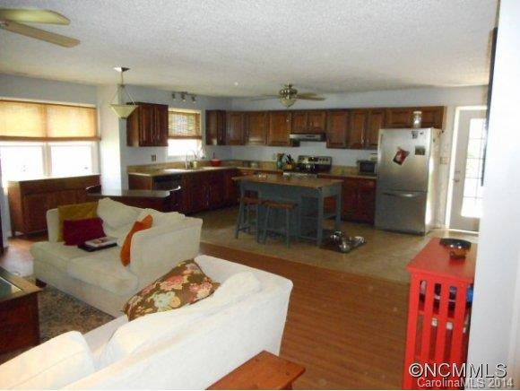 38 EVERGREEN AVENUE - Photo 10