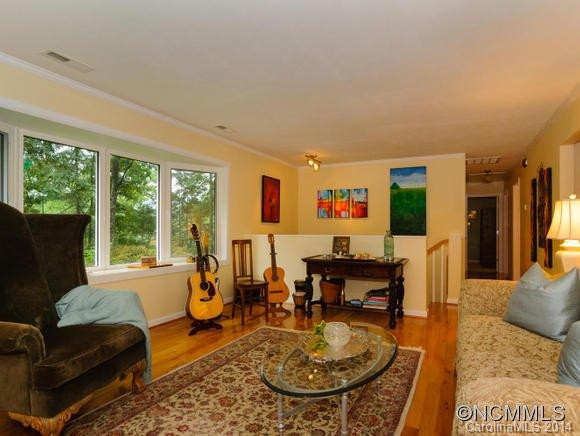 82 Woodbury - Photo 3