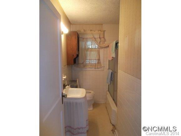 3676 Asheville Highway - Photo 9