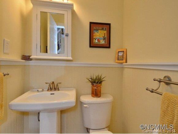 447 RIVERVIEW DR - Photo 18