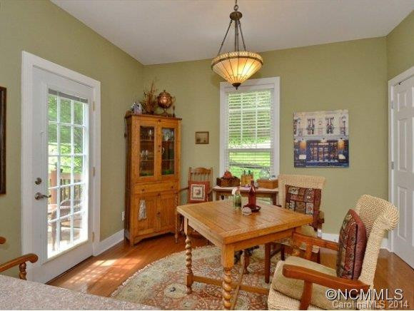 447 RIVERVIEW DR - Photo 8