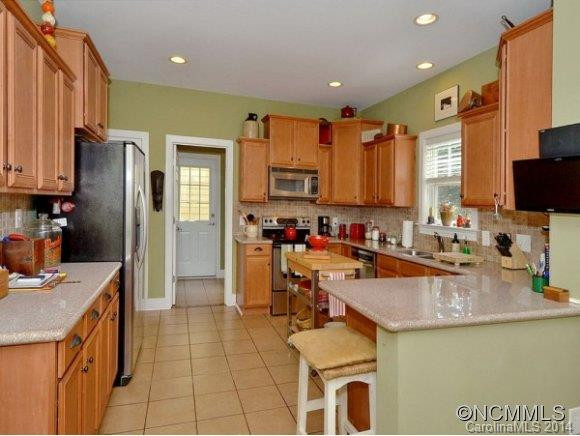 447 RIVERVIEW DR - Photo 9
