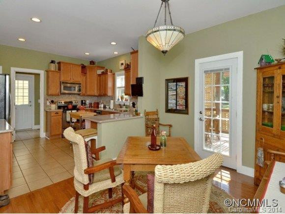 447 RIVERVIEW DR - Photo 10