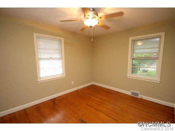 19 Robinwood Ave - Photo 11