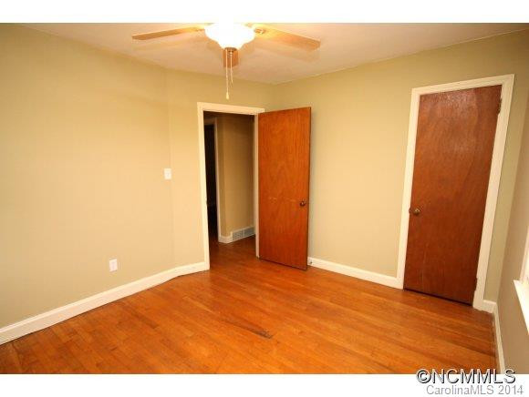 19 Robinwood Ave - Photo 12