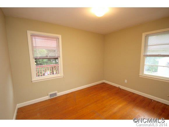 19 Robinwood Ave - Photo 13